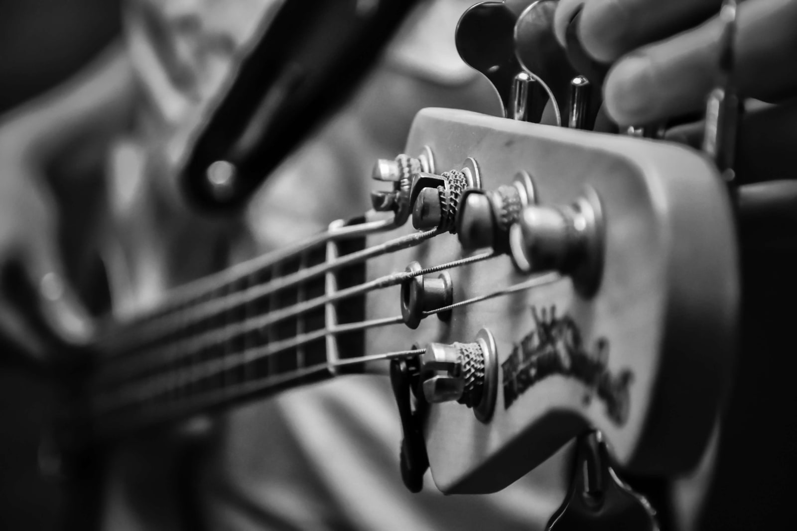 Bas Gitar